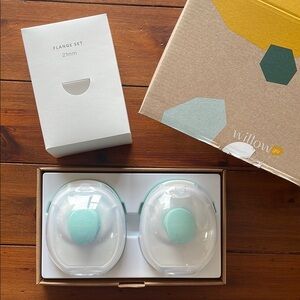 Willow Go Breast Pump Set
